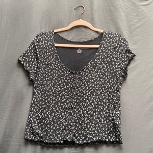 American Eagle Black & White Floral Shirt